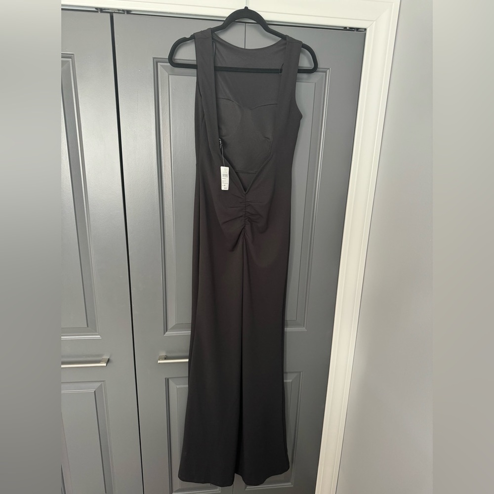 Windsor Elegant Dress with Open Back
